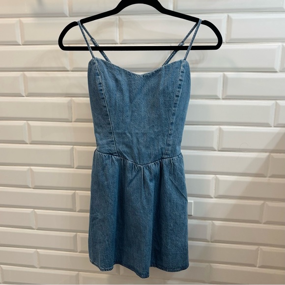 NWT Hollister Women's Strappy Open Back Denim Mini Dress - Picture 3 of 7